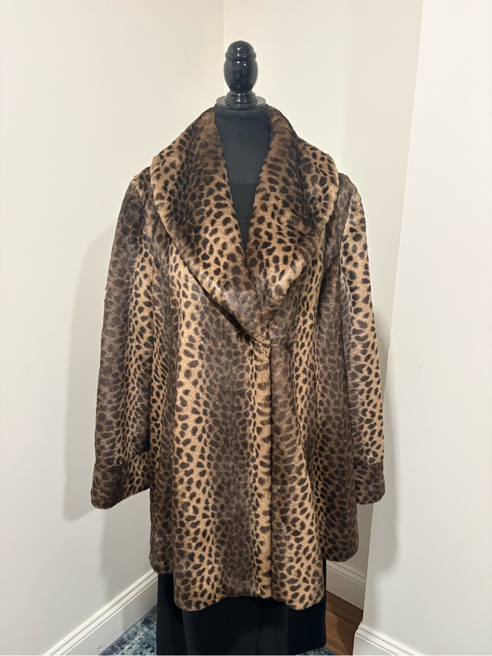 JONES NEW YORK leopard  Print swing Faux Fur Coat - Brown size large